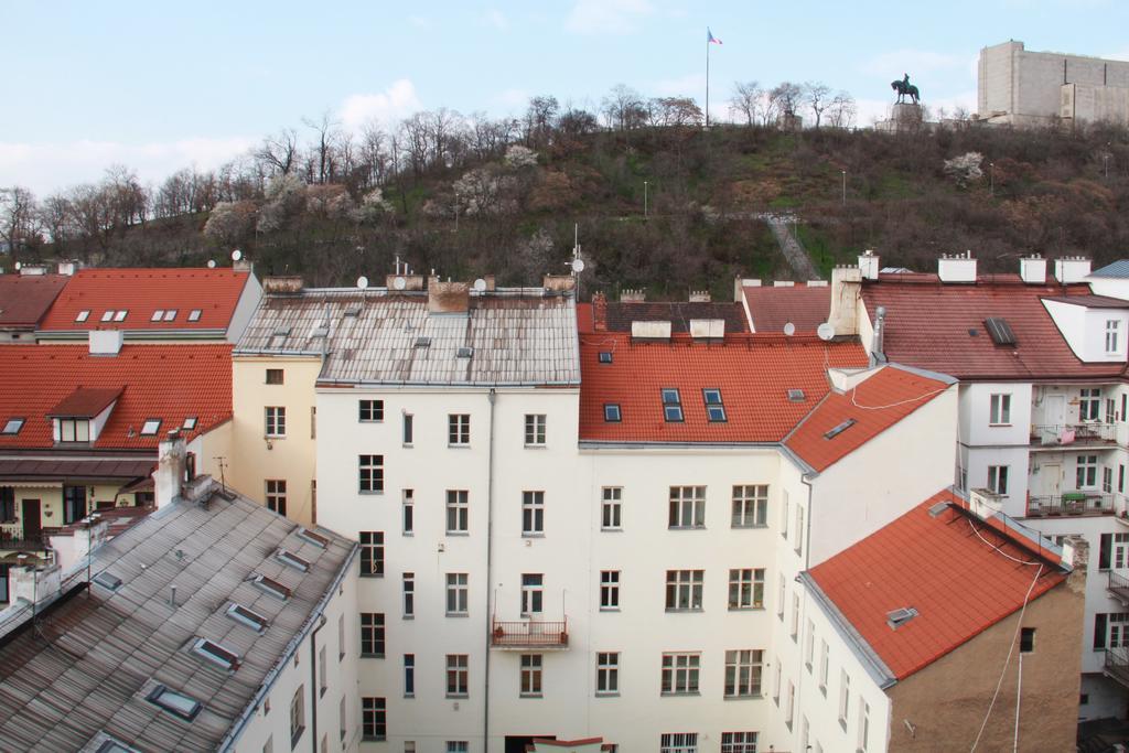 Residence Kostnicke Square Praha Bagian luar foto