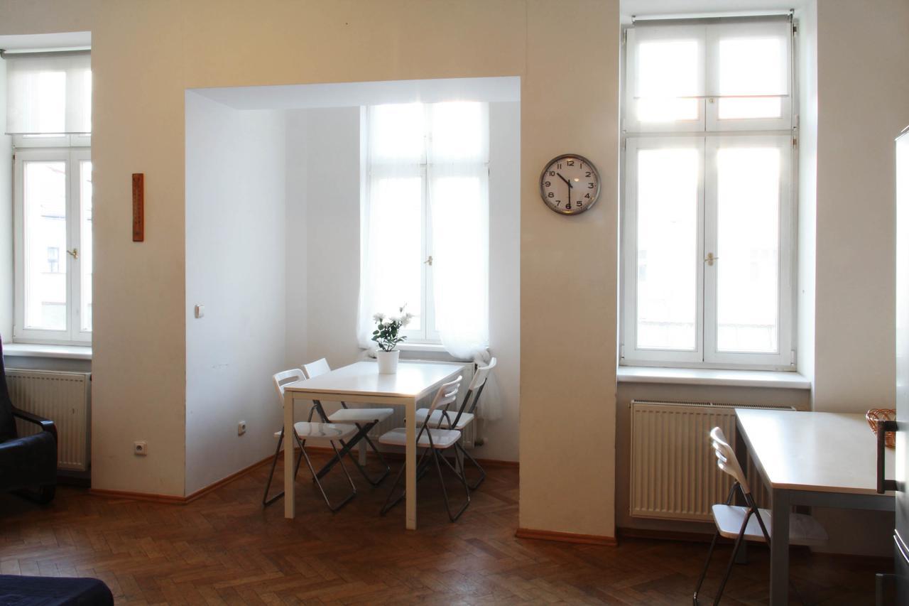 Residence Kostnicke Square Praha Bagian luar foto