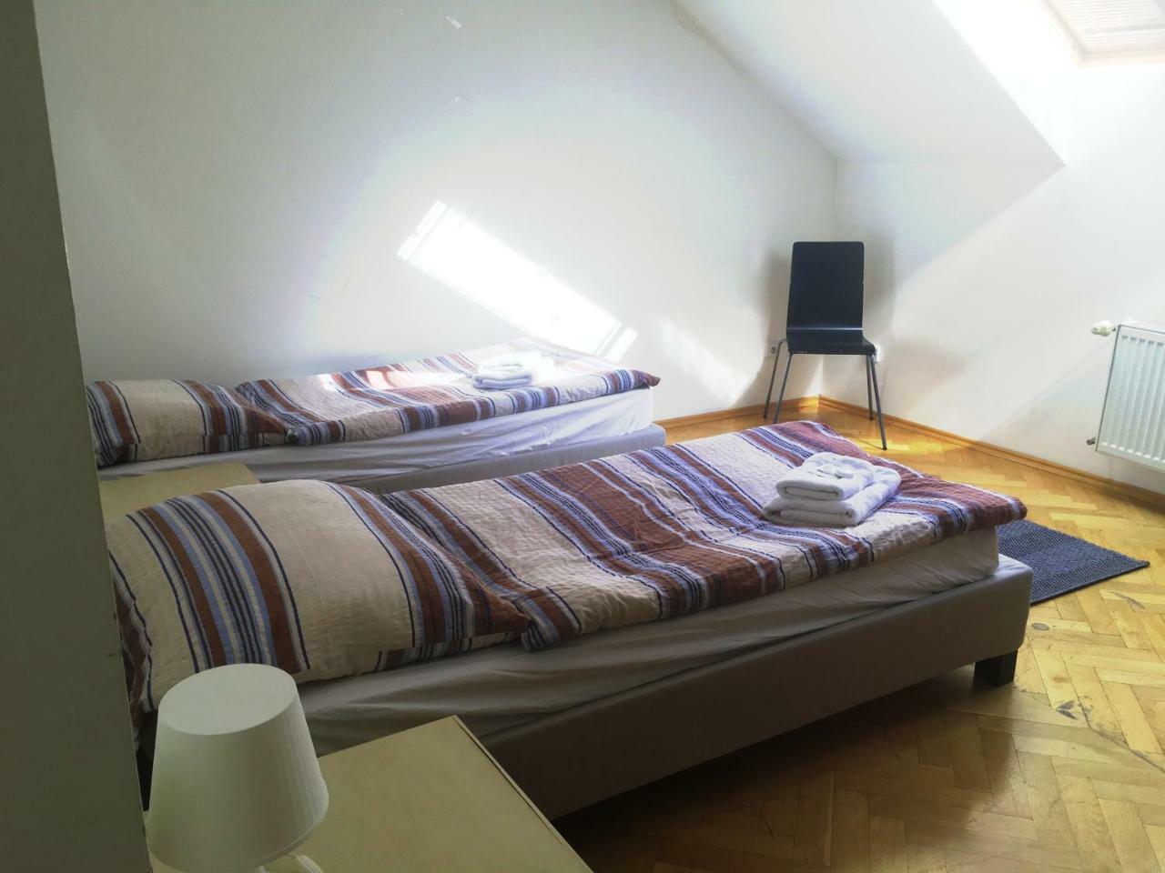 Residence Kostnicke Square Praha Bagian luar foto