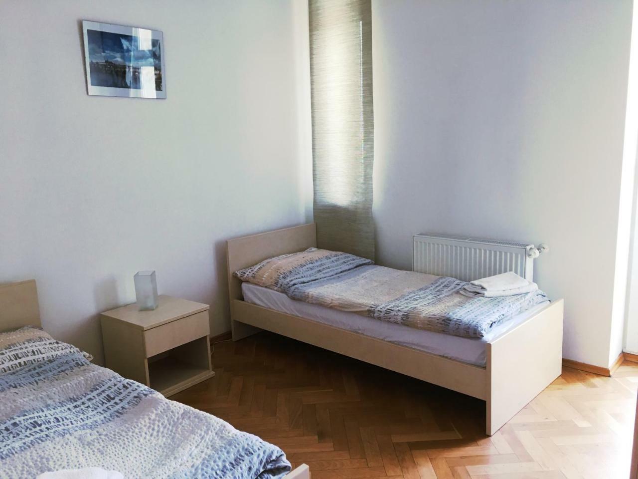 Residence Kostnicke Square Praha Bagian luar foto